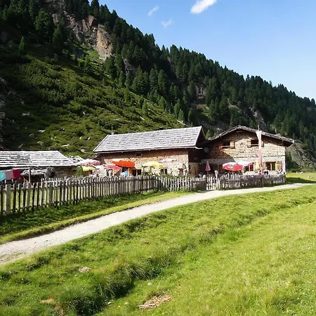 Guest house Haus Hannelore Neustift im Stubaital
